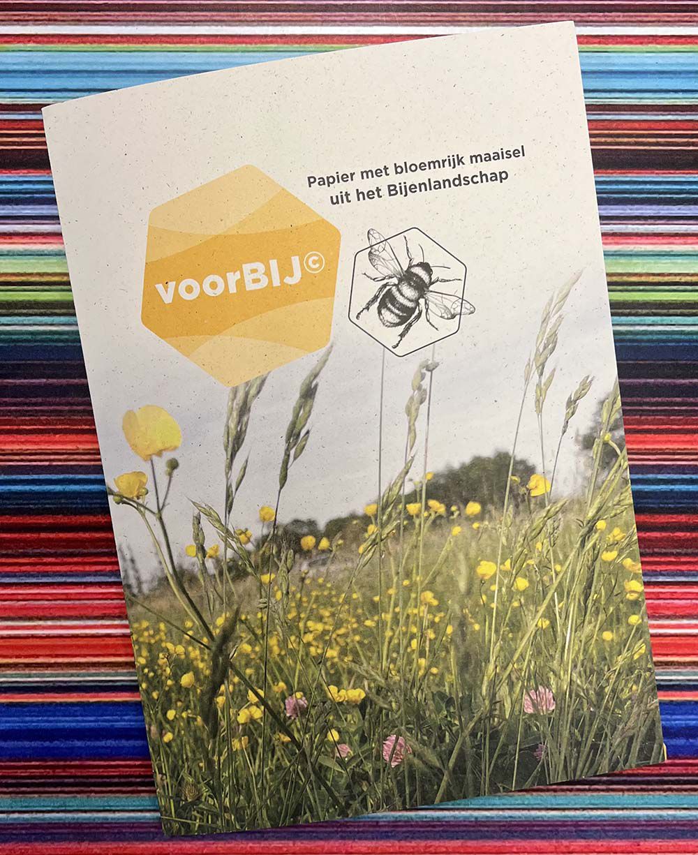 voorBIJ papier uit bloemrijk maaisel